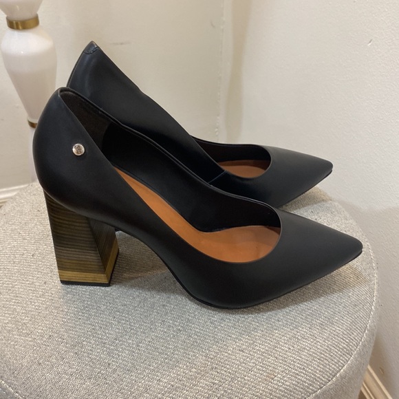 Velez Black Leather Pumps - Picture 2 of 4